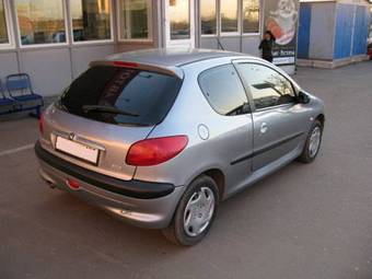 2002 Peugeot 206 Pictures