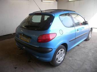 2002 Peugeot 206 Photos