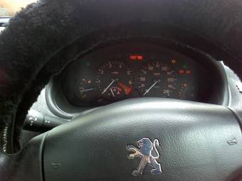 2002 Peugeot 206 Pictures