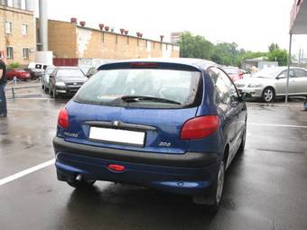 2002 Peugeot 206 Images