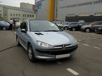 2002 Peugeot 206 Photos