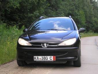 2002 Peugeot 206 Pictures