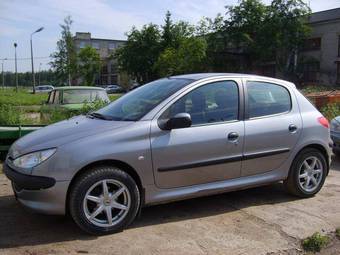 2002 Peugeot 206 Pics