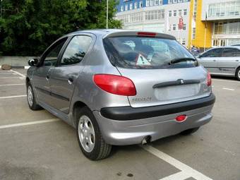 2002 Peugeot 206 Pictures