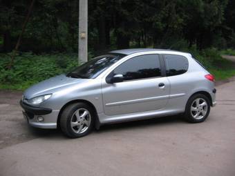 2002 Peugeot 206 Photos