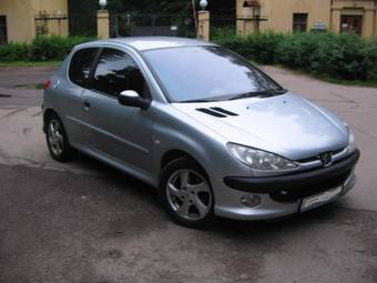 2002 Peugeot 206 Pictures