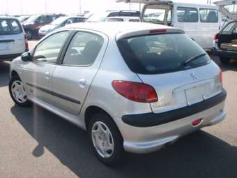 2003 Peugeot 206 Pics