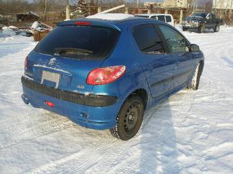2003 Peugeot 206 Pictures