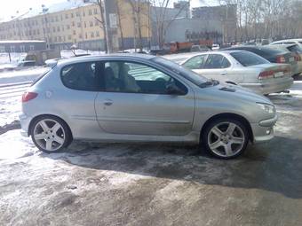 2003 Peugeot 206 Photos