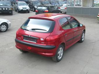 2003 Peugeot 206 Images