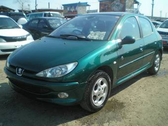 2003 Peugeot 206 Photos