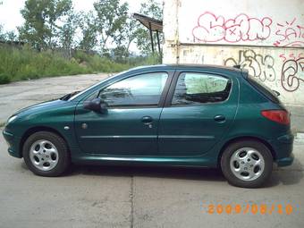 2003 Peugeot 206 Pictures