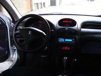 2004 Peugeot 206 Photos