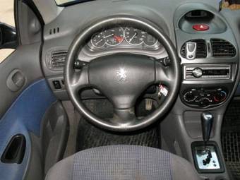 2004 Peugeot 206 Photos