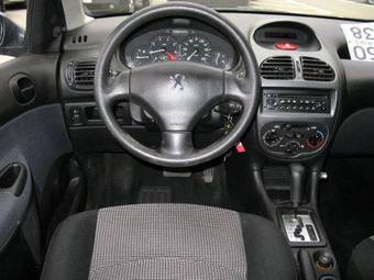 2004 Peugeot 206 Photos