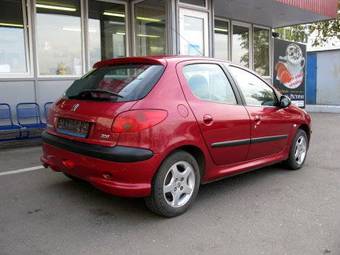 2004 Peugeot 206 Pics