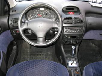 2004 Peugeot 206 Photos