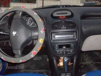 2005 Peugeot 206 Pictures