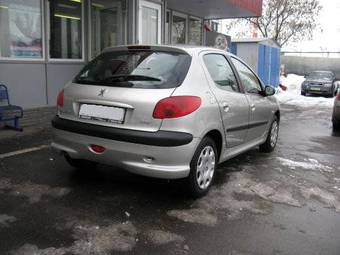 2005 Peugeot 206 Images