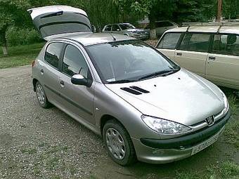 2005 Peugeot 206 Images