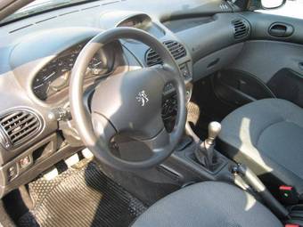 2008 Peugeot 206 Pictures