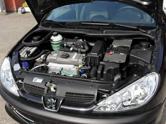 2008 Peugeot 206 Sedan Pictures