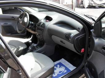 2008 Peugeot 206 Sedan Photos