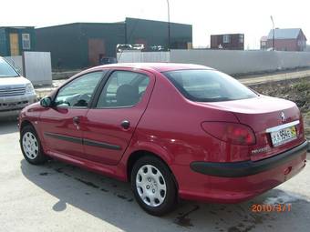 2008 Peugeot 206 Sedan Photos