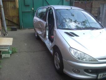 2008 Peugeot 206 Sedan Photos