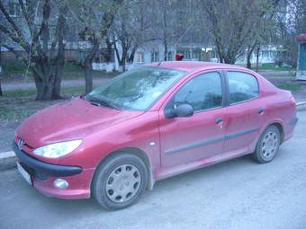 2008 Peugeot 206 Sedan Photos