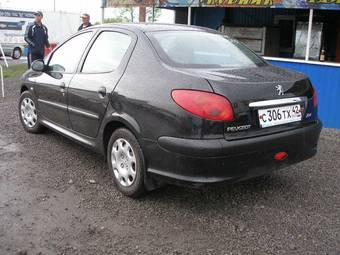 2008 Peugeot 206 Sedan Photos