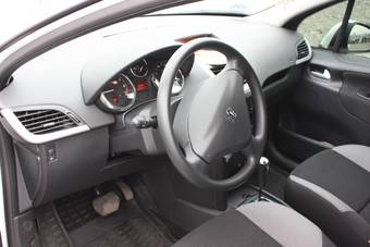 2008 Peugeot 207 Photos