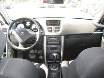 2008 Peugeot 207 Photos
