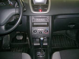 2008 Peugeot 207 Pictures