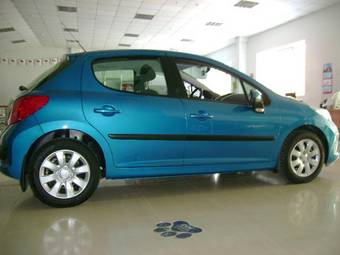 2008 Peugeot 207 Photos