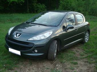 2008 Peugeot 207 Pictures