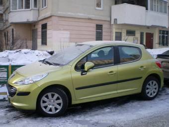 2009 Peugeot 207 Pictures