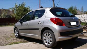 2009 Peugeot 207 Pics