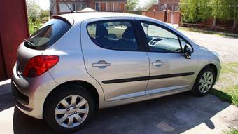 2009 Peugeot 207 Pictures