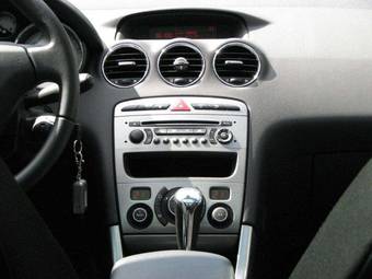 2008 Peugeot 308 Images