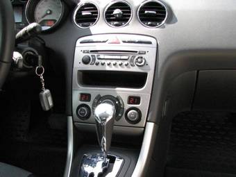 2008 Peugeot 308 Pictures