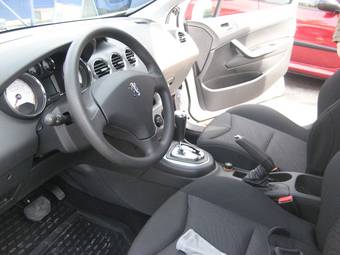 2008 Peugeot 308 Photos