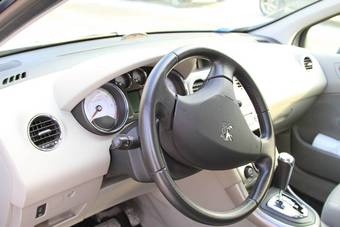2010 Peugeot 308 Photos