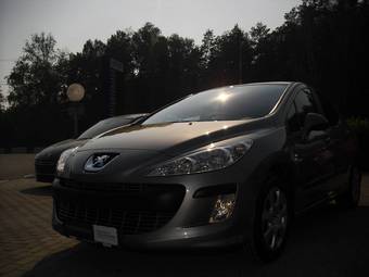 2010 Peugeot 308 Pictures