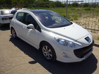 2011 Peugeot 308 Photos