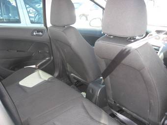2011 Peugeot 308 Images