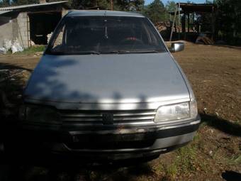 1988 Peugeot 405 Photos