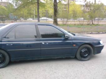 1992 Peugeot 605 Photos