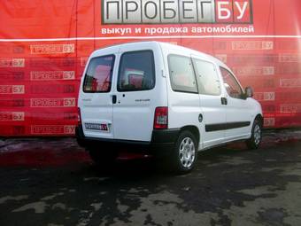 2010 Peugeot Partner Pictures