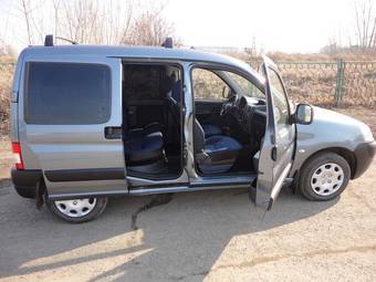 2010 Peugeot Partner Pics